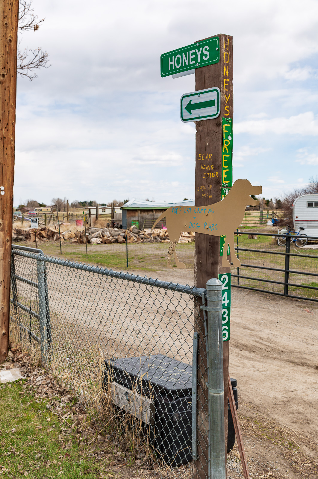 boondocking honey's arco idaho entry sign